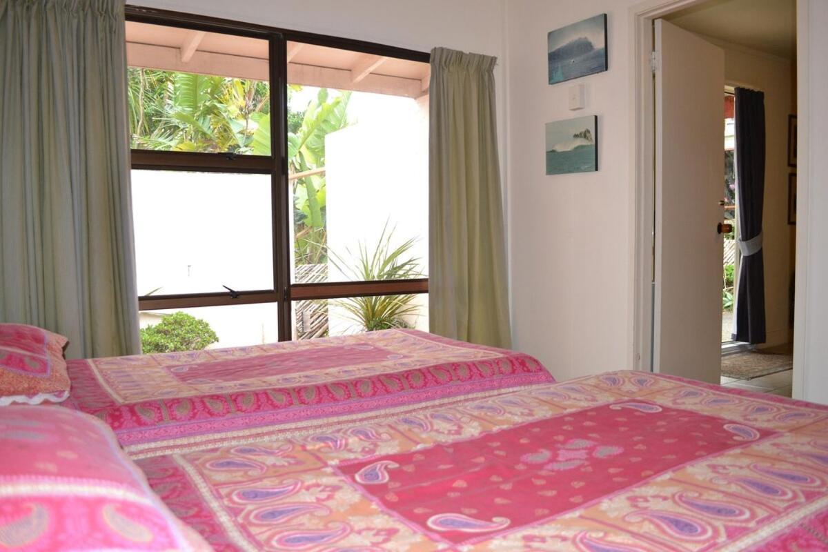 Great Barrier Oasis Lodge Tryphena Exterior foto